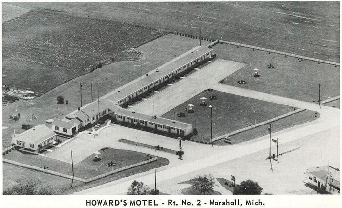 Howards Motel - Old Postcard